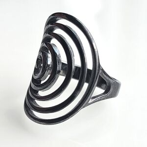 Premier Designs "Groovy" black hematite coated fashion ring size 9